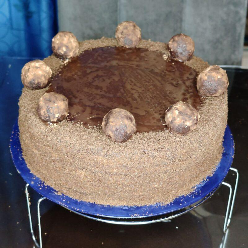Шоколадный торт "Спартак" с заварным кремом