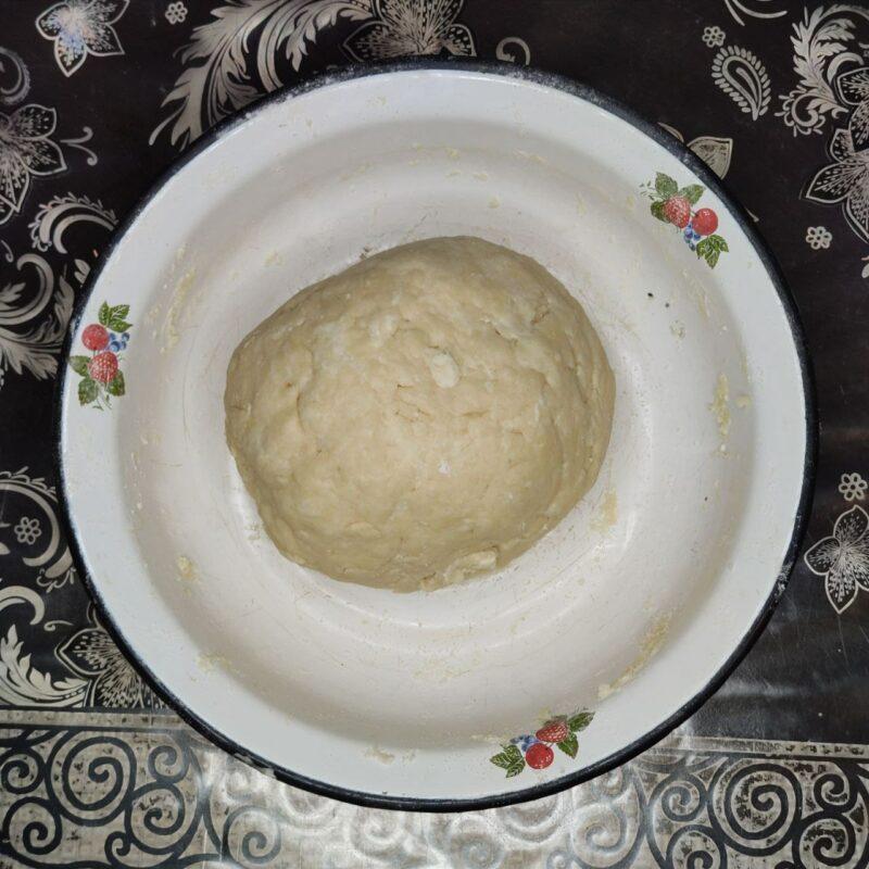 Пирожное "Муравейник" из домашнего печенья с мёдом